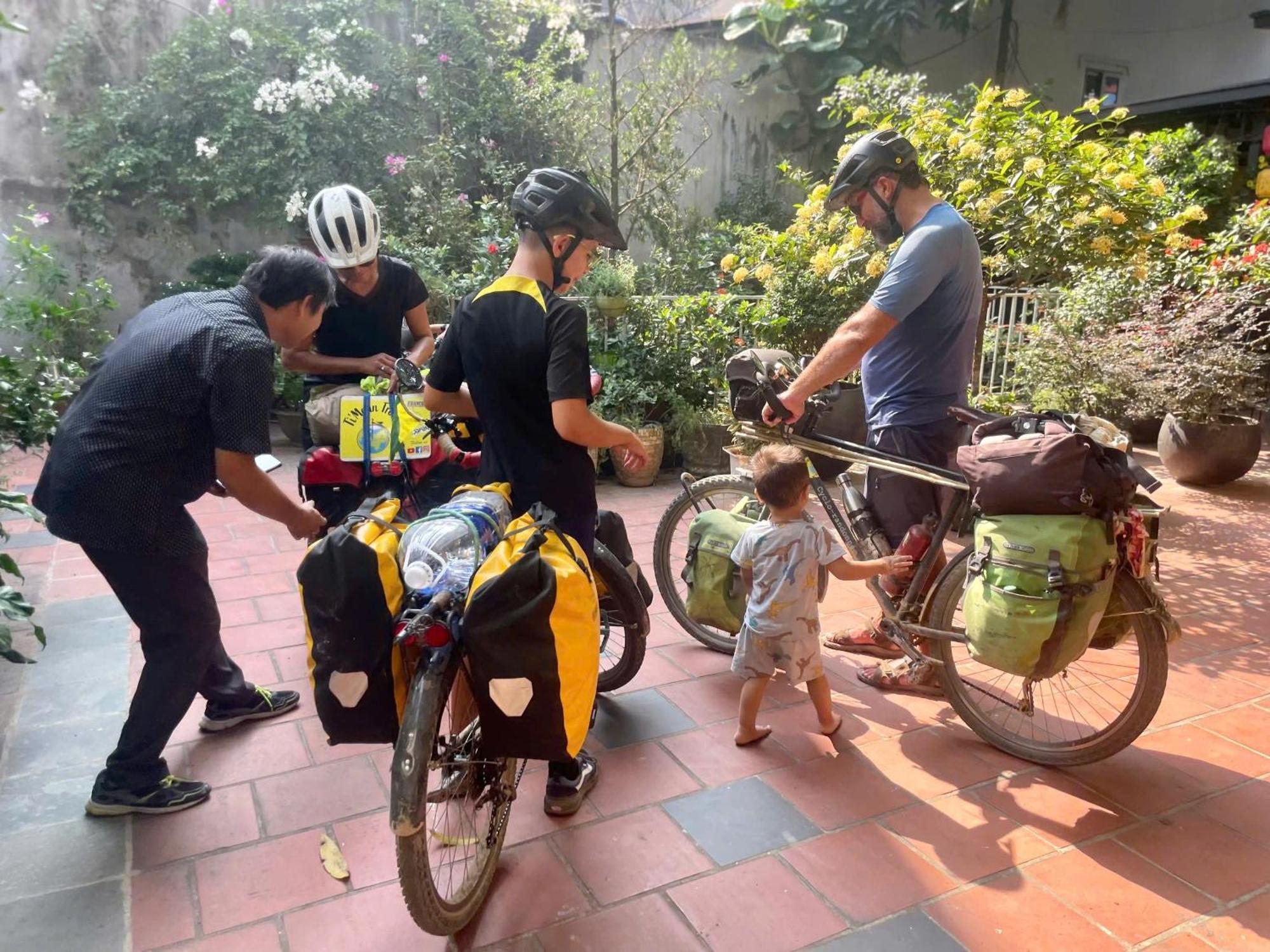 Lee Homestay Hanoi Exteriör bild